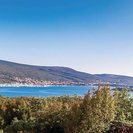 Stunning Apartment In Kornic With House Sea View Exteriér fotografie