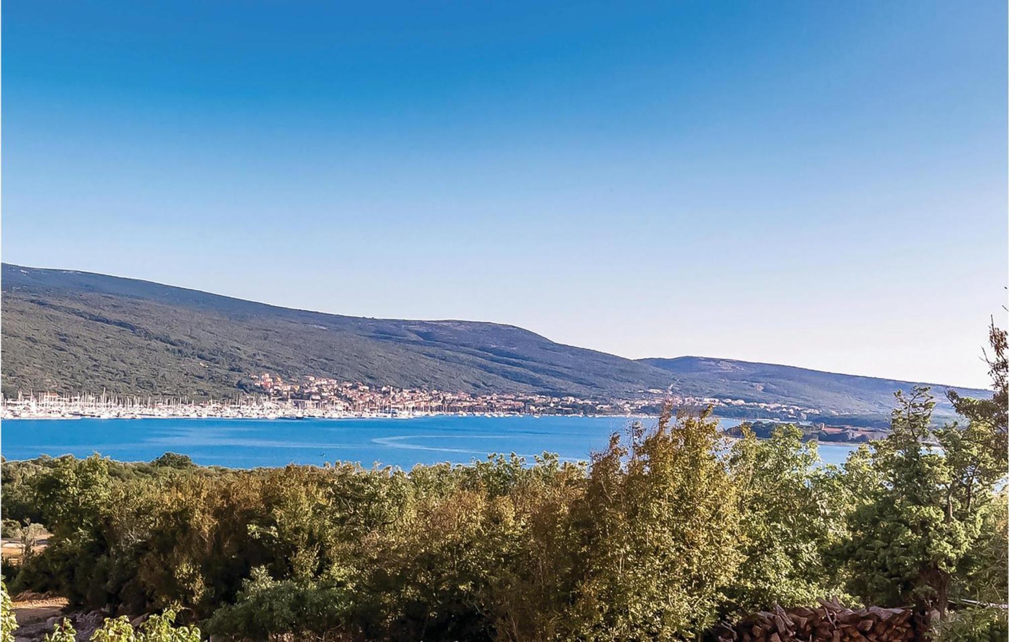 Stunning Apartment In Kornic With House Sea View Exteriér fotografie